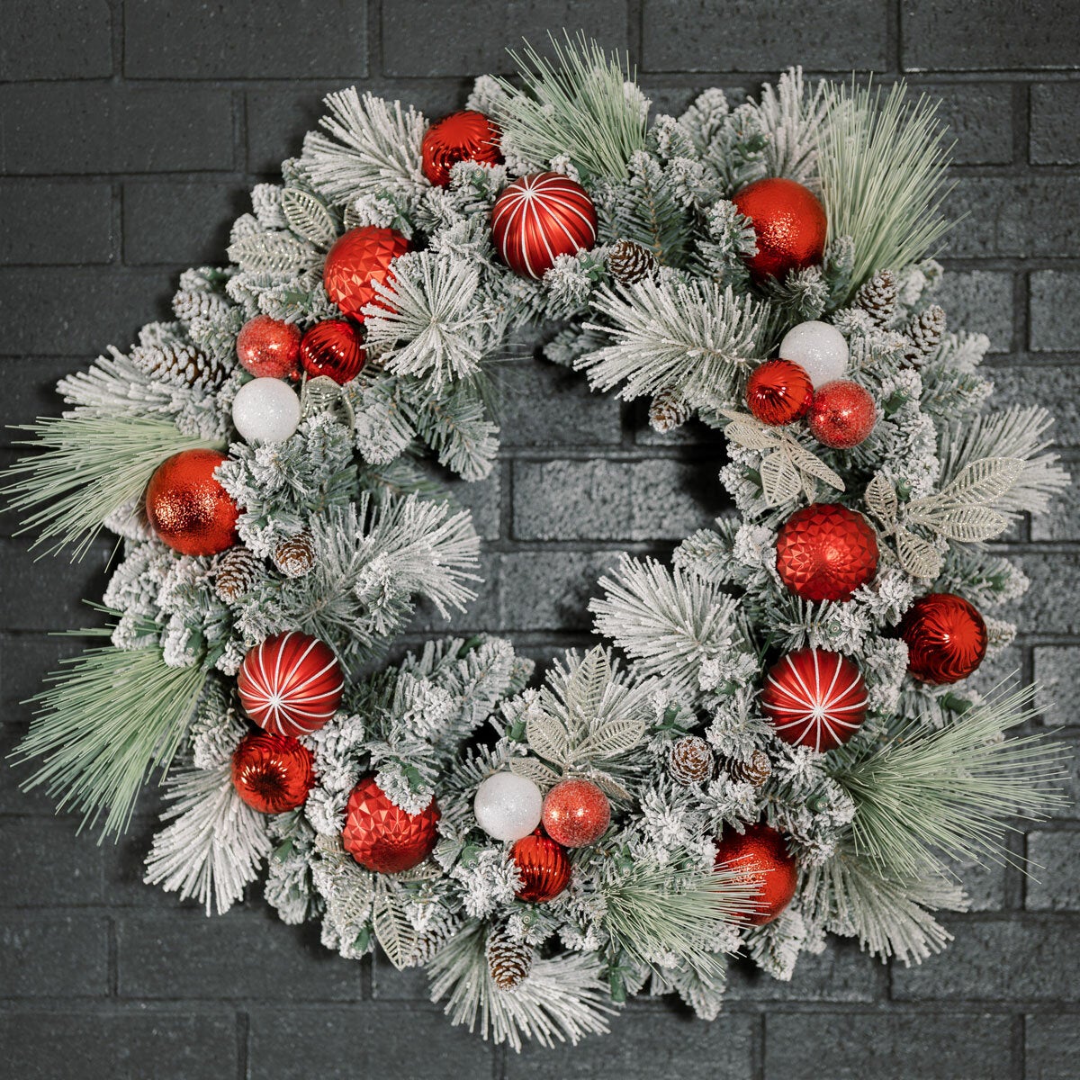 30 Inch Pre-Lit Flocked Christmas Wreath