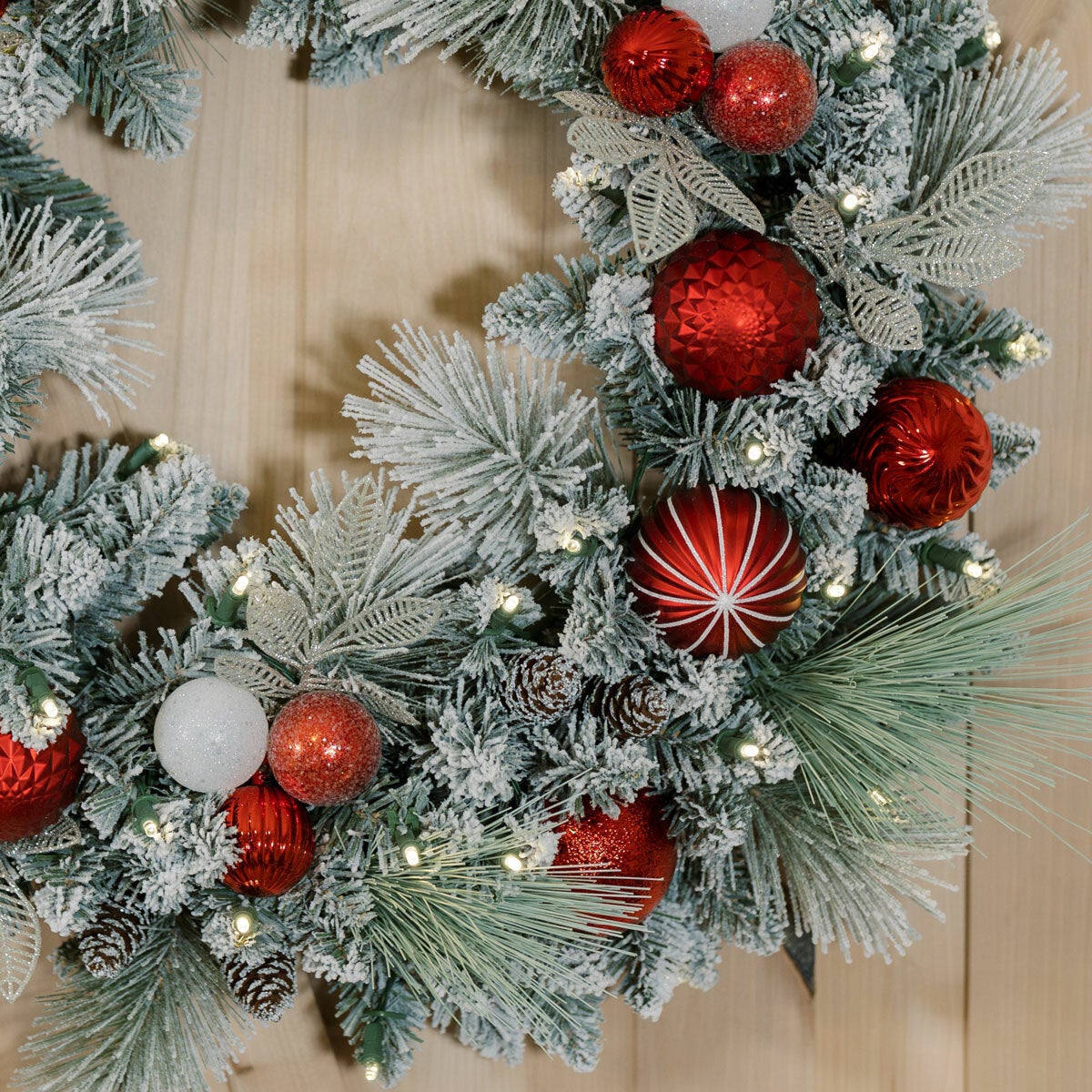 30 Inch Pre-Lit Flocked Christmas Wreath